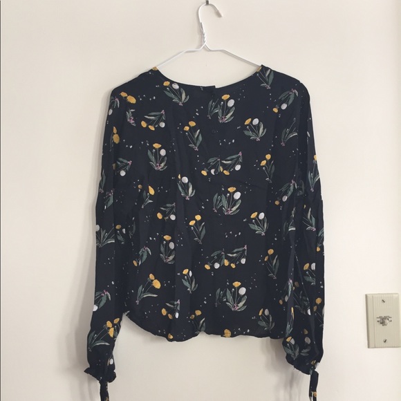 H&M Top - Picture 3 of 3